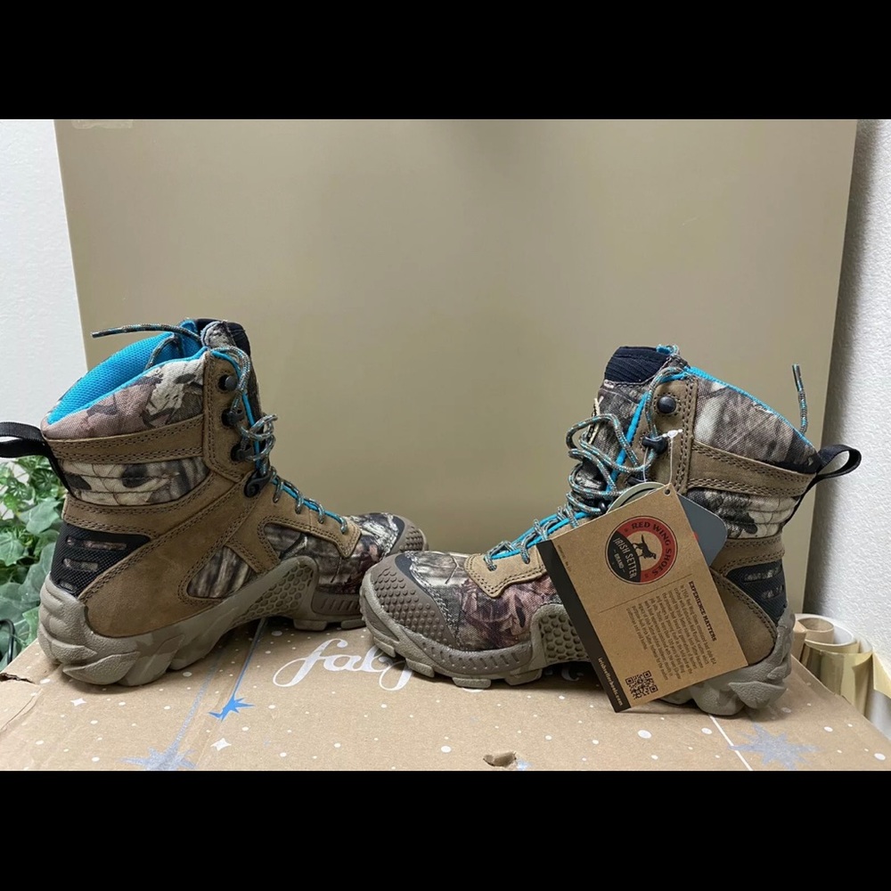 Red Wing Irish Setter Vaprtrek Hiking boots